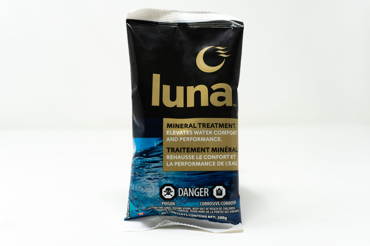 LUNA par Dazzle – Le Traitement Minéral Intelligent pour Piscines