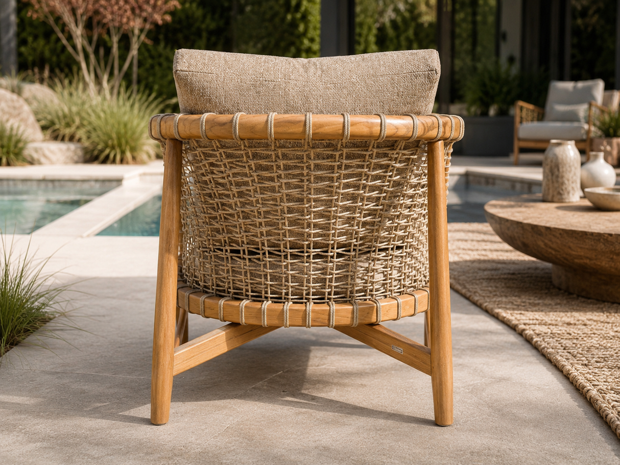 Fauteuil New Lounge par Atoll – Teck d’Indonésie, cordage commercial et coussins haut de gamme
