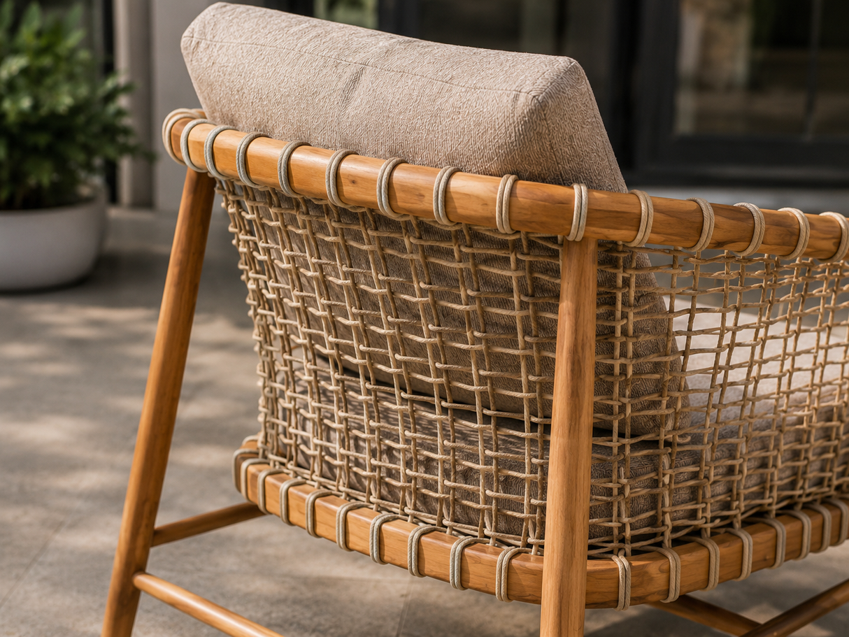 Fauteuil New Lounge par Atoll – Teck d’Indonésie, cordage commercial et coussins haut de gamme
