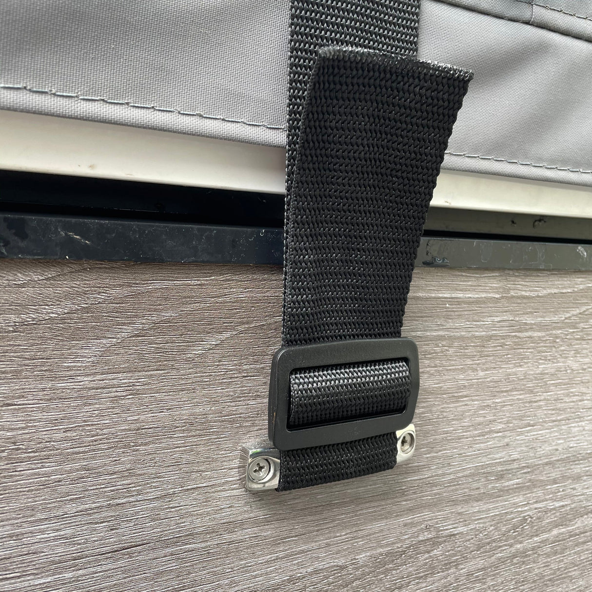 The Ultimate Wind Strap / L'ultime Courroie pour couvercle de spa