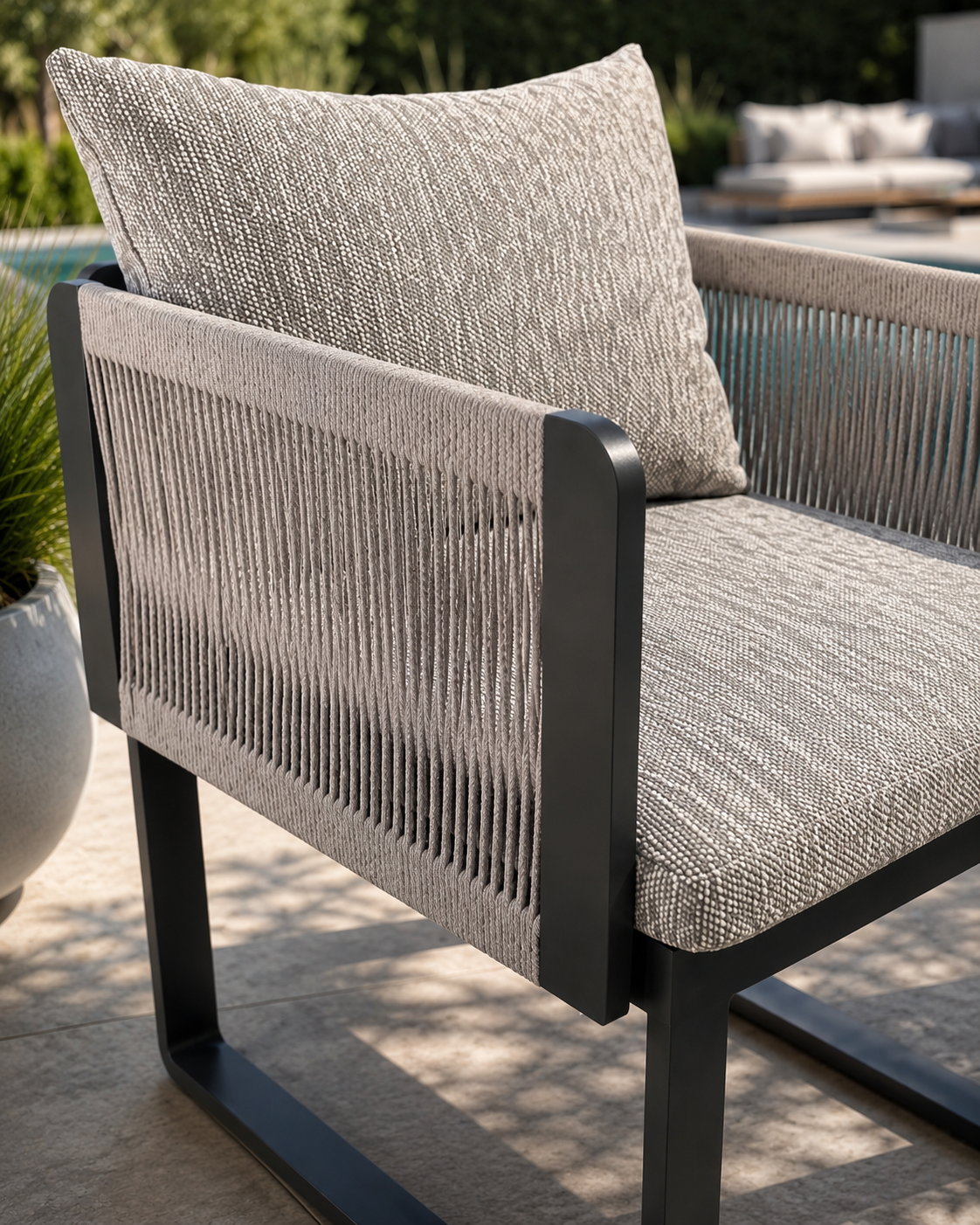 Chaise de salle à manger Square Baie Oriental par ATOLL | Élégance contemporaine et confort supérieur