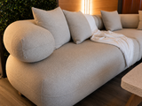 Grand sectionnel en L Atoll beige pâle avec table à café – Mobilier intérieur et extérieur 140 x 105 po
