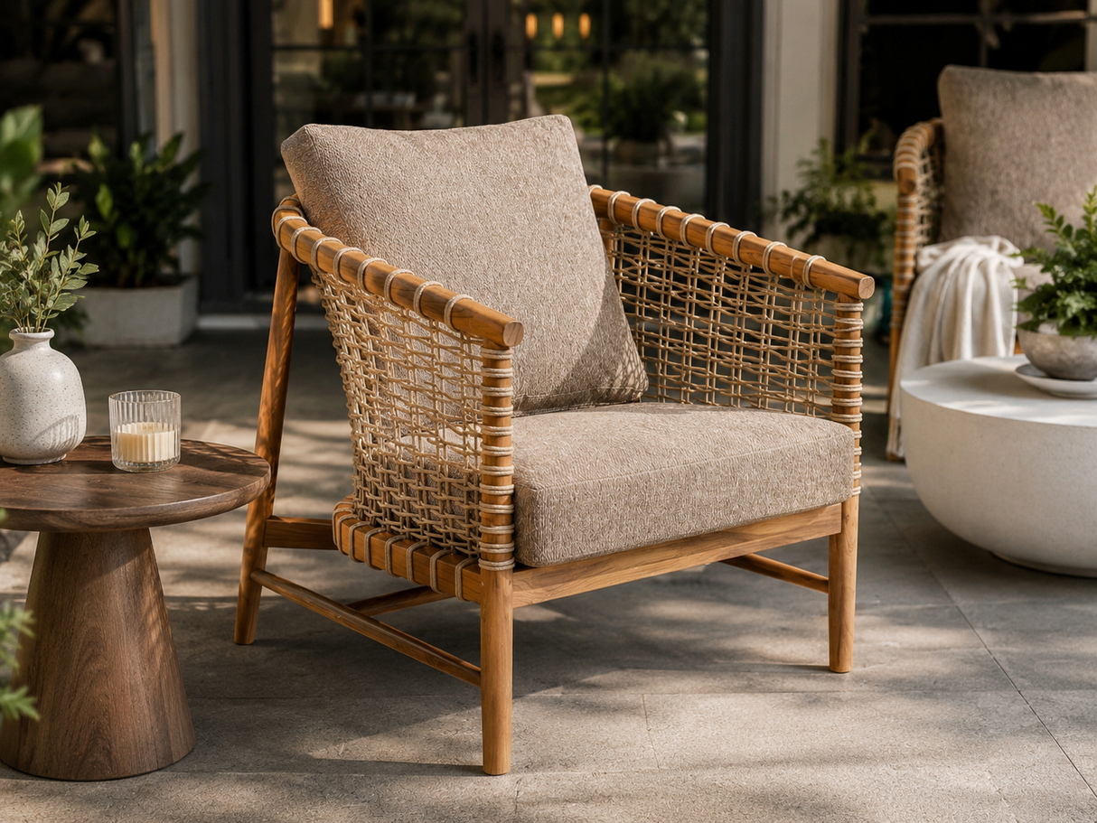 Fauteuil New Lounge par Atoll – Teck d’Indonésie, cordage commercial et coussins haut de gamme