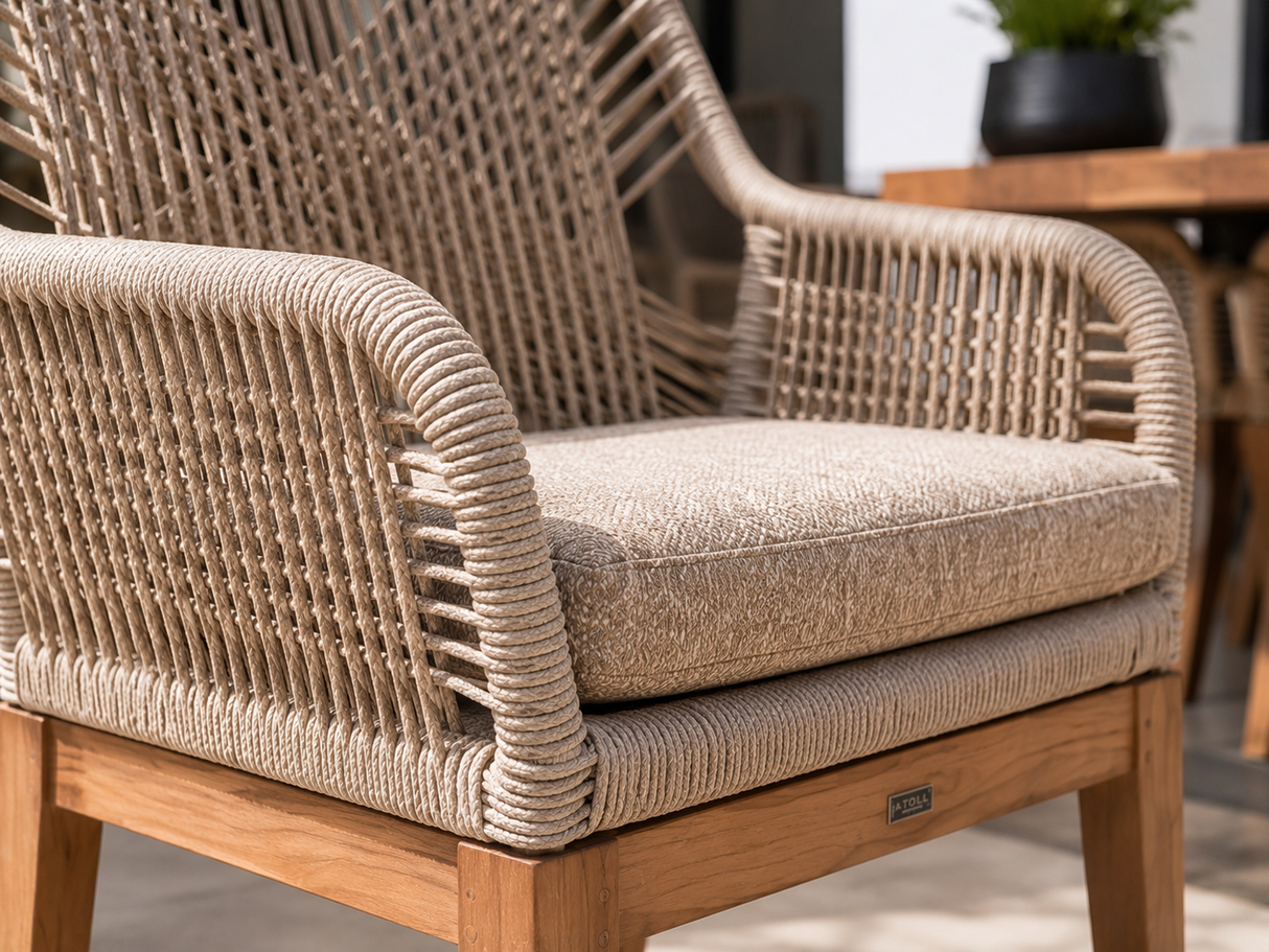 Chaise Siena par Atoll – Aluminium, cordage haut de gamme et teck d’Indonésie