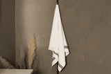 Serviette de Bain Tylö – 100 % Coton Premium Blanc et Bleu Marin